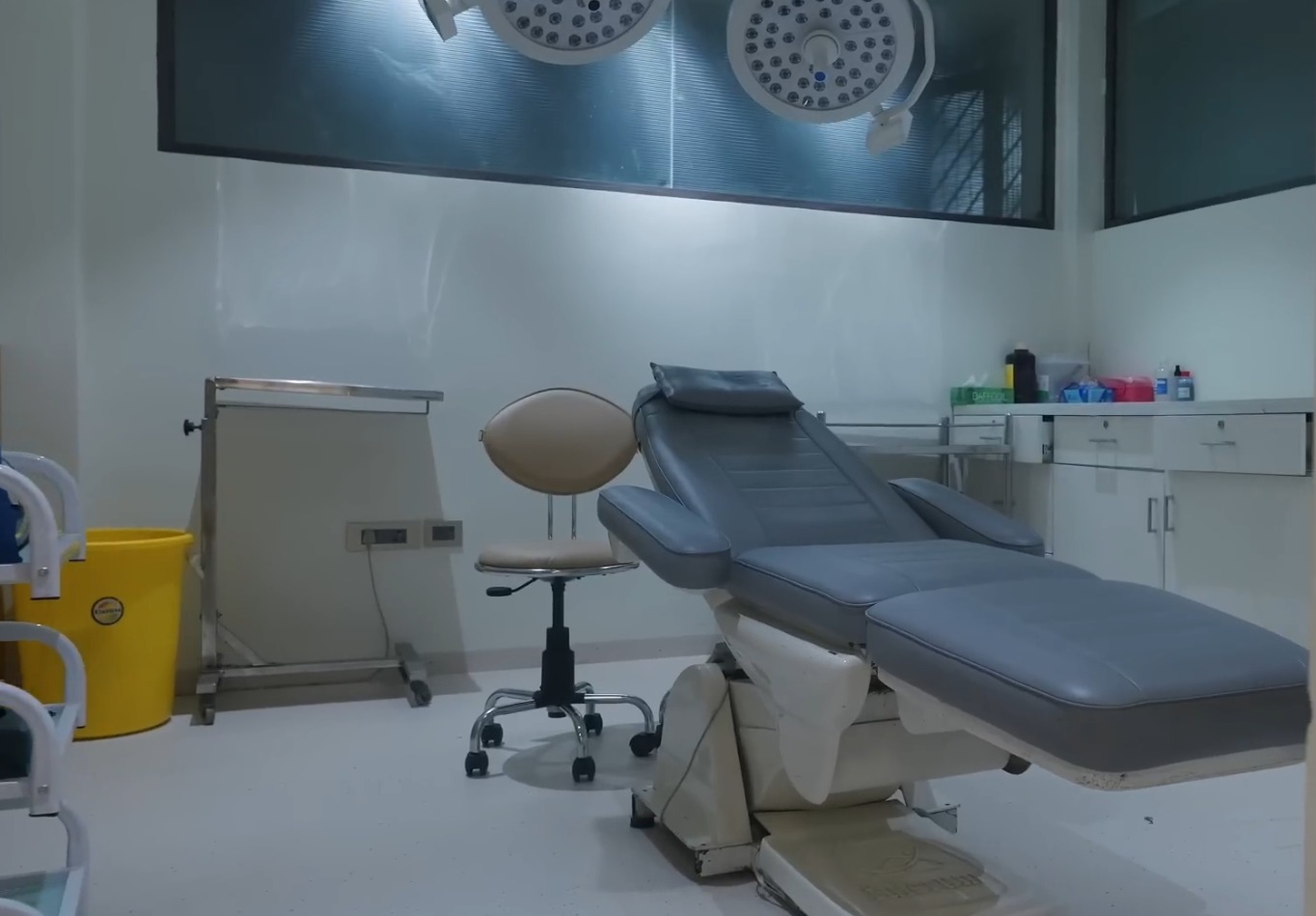 Berkowits hair replacement centre in Borivali — view 4
