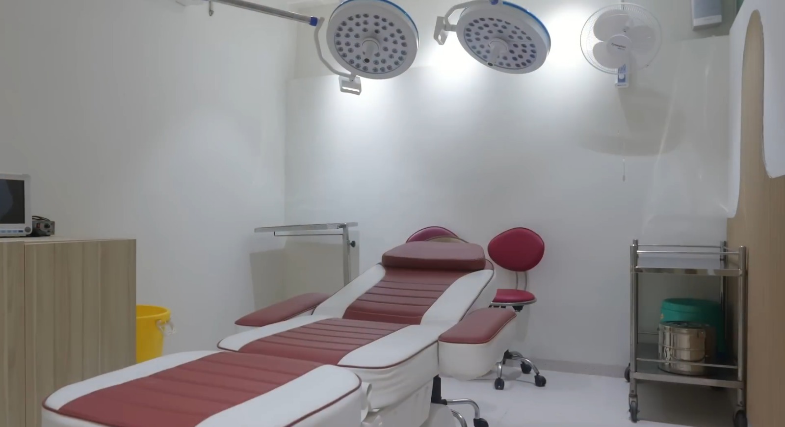 Berkowits hair replacement centre in Oshiwara — view 3